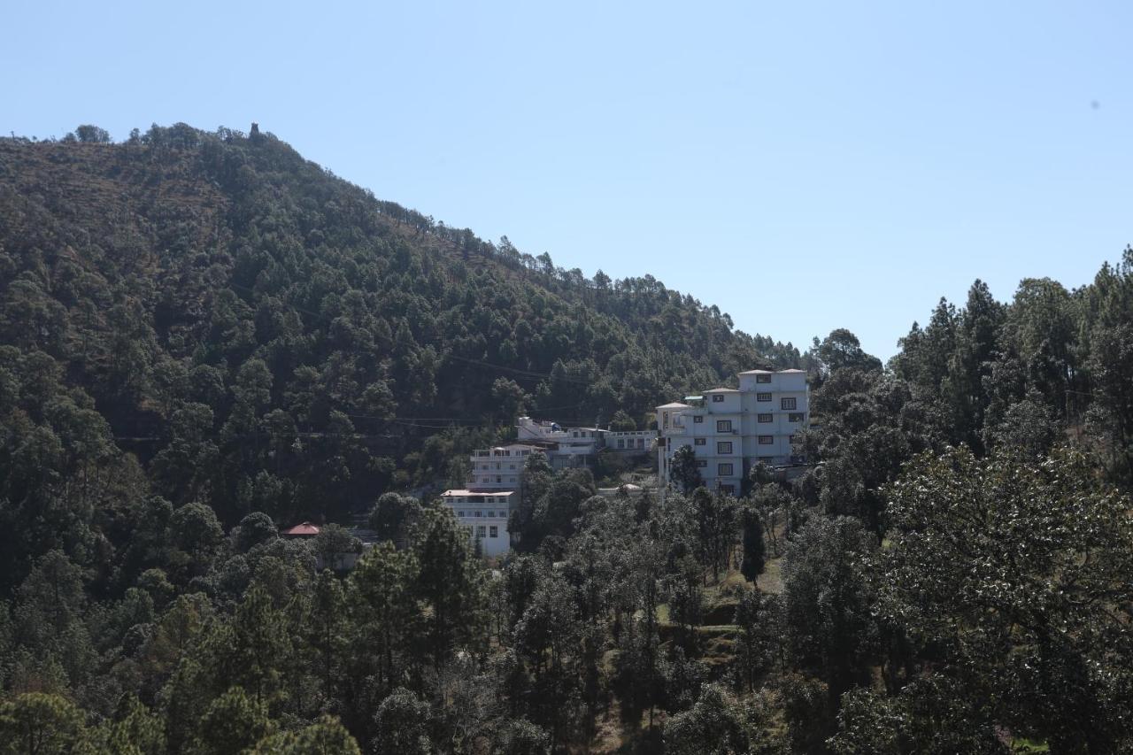 Tehri Club And Resort Chamba  Екстериор снимка